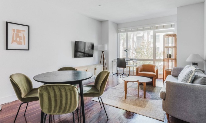 Renaissance Apartment | Terrific San Jose 1BR w/Gym, Pool & Spa, nr Restaurants