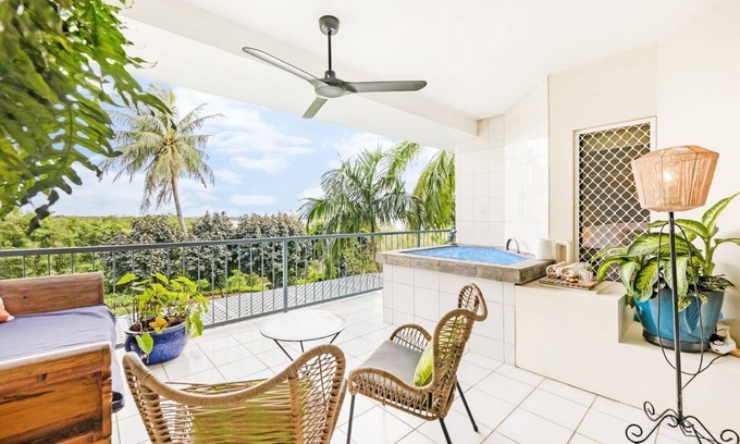 Nightcliff Apartment | Territory Treasure Dreamtime Stories by the Water