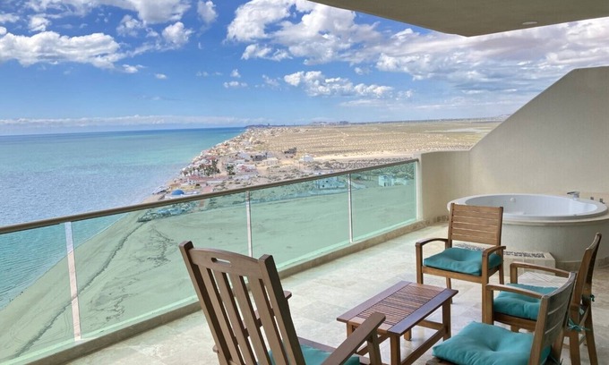 Las Conchas Condo | Tessoro 1204 - Stunishing sunrises & sunsets