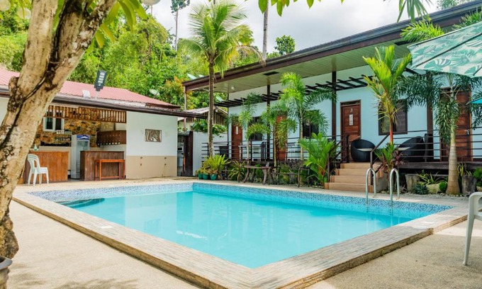 Port Barton Bed & Breakfast | Teteng's Apartelle