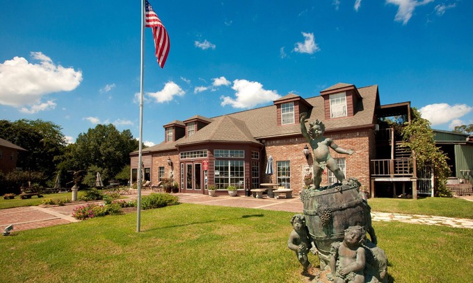 College Station Condo | Texas A&M University! | Outdoor Pool