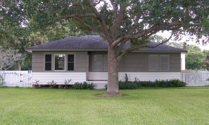 Texas City House | Texas City Home - Work or Play Near Galveston Bay