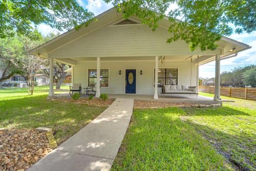 Camp Wood House | Texas Hill Country Retreat - Walk to Nueces River!