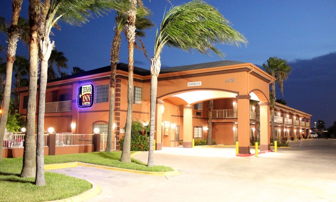 McAllen Hotel | Texas Inn and Suites McAllen at La Plaza Mall and Airport