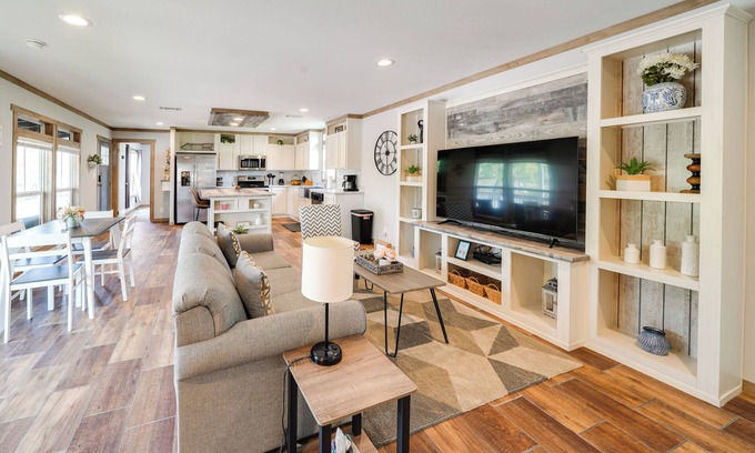 Yancey House | Texas Ranch Retreat: Swim On-Site