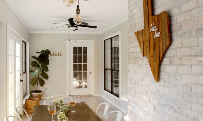 Hewitt House | Texas Sunshine Oasis WACO/Silos/Baylor: Pool, Piano, PingPong, Pets on 1/2 acre