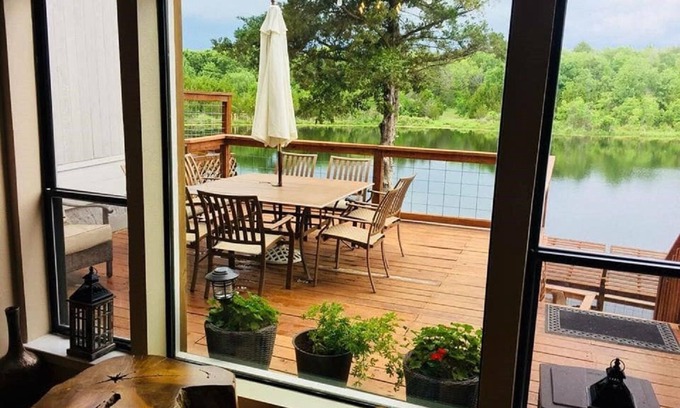 Pottsboro House | TEXOMA LAKE HOUSE MARINA VIEW WATER FRONT ON SEMI PRIVATE 5acre LAKE.