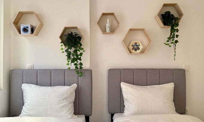 Petralona Apartment | TH3 - 4 bedrooms Cloud9 in the city