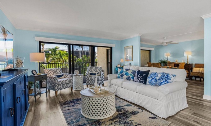 Boca Grande Condo | Thanksgiving is open just for you! Discounted rates. Come to Boca’s beaches!