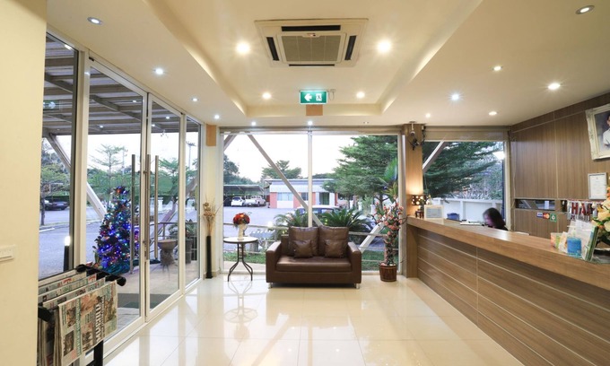 Pak Chong Hotel | Tharakiree Place Hotel