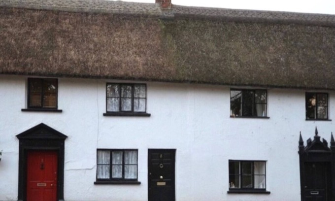 Otterton Cottage | Thatched Cottage, beautiful village 5 minutes from beach