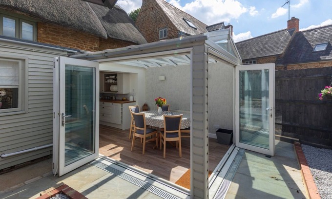 Bloxham Cottage | Thatched Cottage in Bloxham Banbury