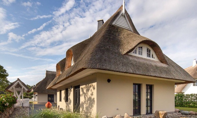 Fuhlendorf House | Thatched roof vacation home Haubenlerche Heimathafen in Fuhlendorf am Bodden