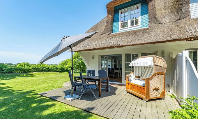 Keitum House | Thatched vacation home in Keitum, with garden for up to 4 people.