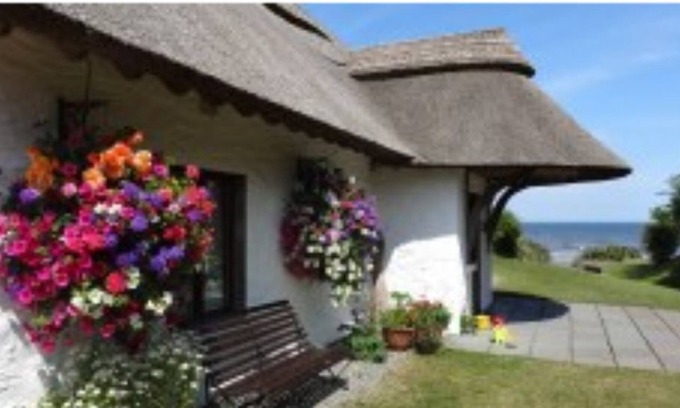 Bettystown House | Thatcher’s Rest Cottage