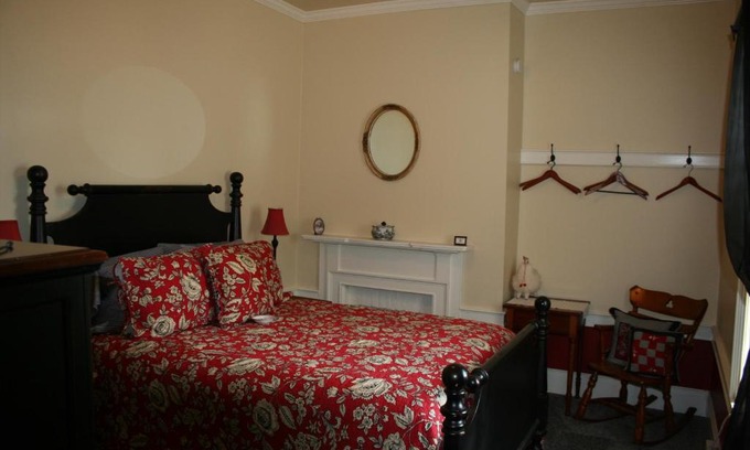 Dundee Bed & Breakfast | The 1819 Red Brick Inn