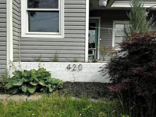 Gladstone House | The 420 House