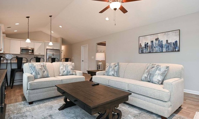 Commerce House | The 55th Cottage Close to Outlet Shops!