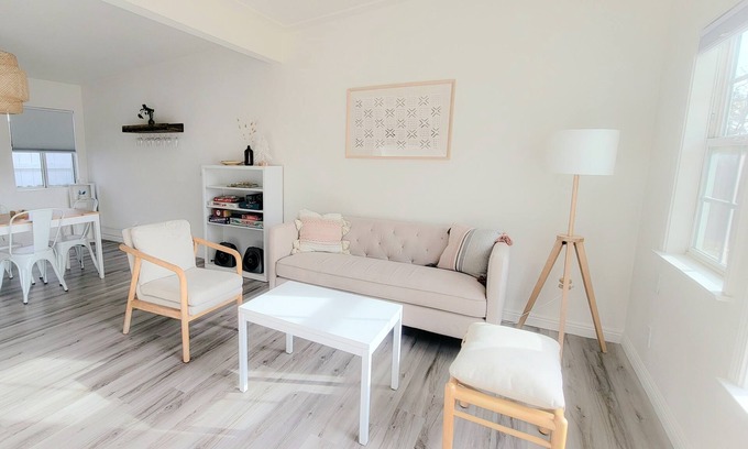 Paso Robles House | The 805 Bungalow- a 6 min. walk to Downtown restaurants, bars, & tasting rooms