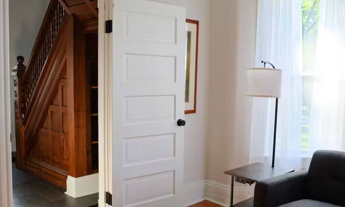 Lyndhurst House | The Abigail House