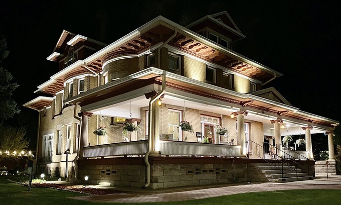 Pueblo Bed & Breakfast | The Abriendo Inn - Walter's suite