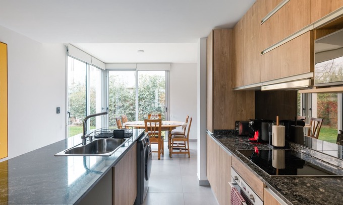 Mendoza House | The Acacia Village: Charming Lodge 5