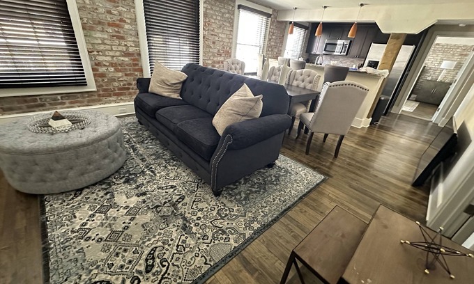 French Quarter House | The Acadian 2B/2B Historic FQ Apt. - 60 Day Min. Rental