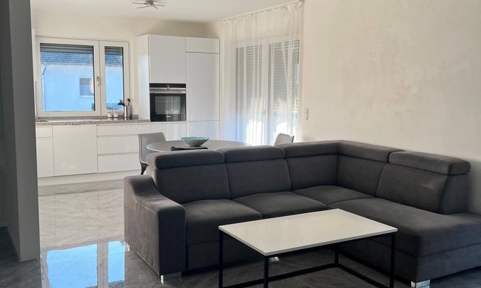 Wallersdorf Condo | The accommodation Modern spacious 2-room apartment is located in Wallersdorf.