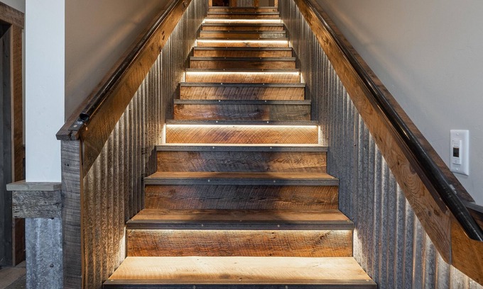 West Yellowstone Hotel | The Adventure Inn Yellowstone