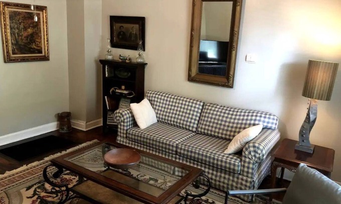 Jackson Apartment | The Alexandria House #1