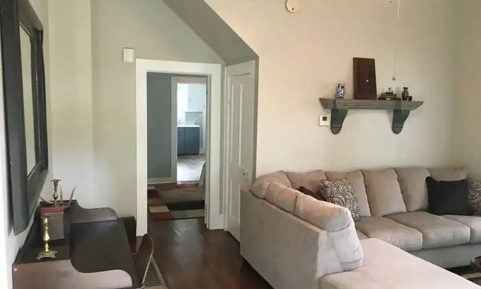 Jackson Apartment | The Alexandria House #2