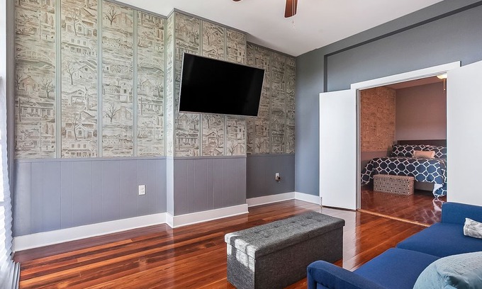 Algiers Point Apartment | The Algiers Point Casa