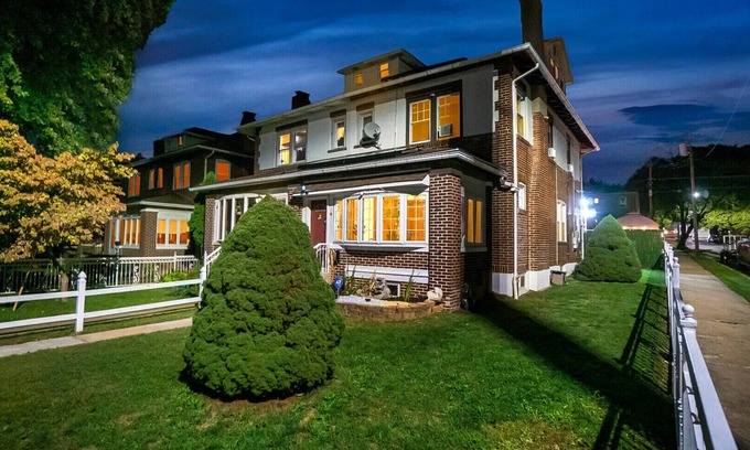 Allentown House | The Allentown Whitehouse