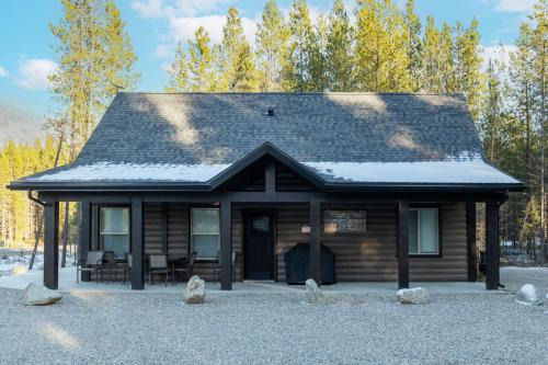 Valemount House | The Alpine Cabin