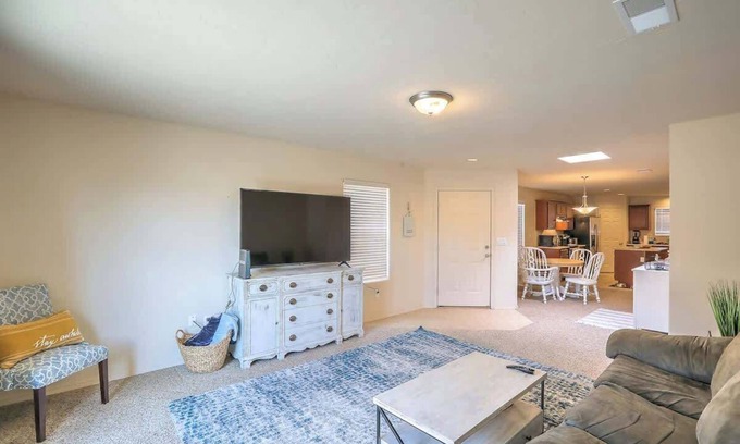 Alamogordo House | The Alturas Summary: