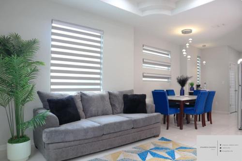 Edinburg Apartment | The Ambassador Suite
