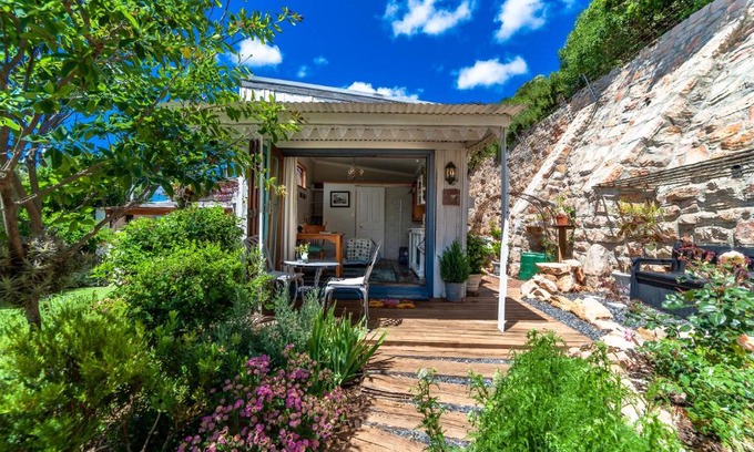 Redhill House | The Amberley Annex