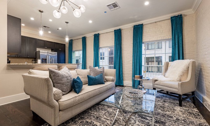 French Quarter Apartment | The Ana - 2B/2B Historic FQ Apt. - 60 Day Min. Rental