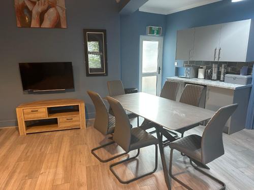 Abercwmboi Bed & Breakfast | The Angel Inn