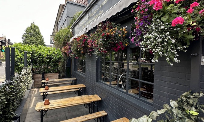 Bromley South Bed & Breakfast | The Angel of Bow