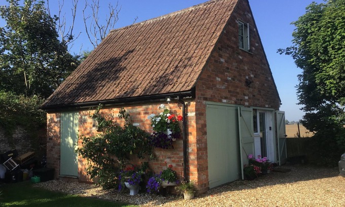 Trowbridge House | The Annex 3 East Town Cottages