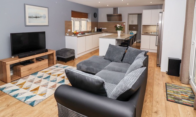 Bassetlaw Cottage | THE ANNEX AT MILNERS HOLT, pet friendly, with open fire in Bawtry