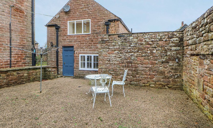 Penrith Cottage | THE ANNEX - EDEN HOUSE, pet friendly, with a garden in Edenhall