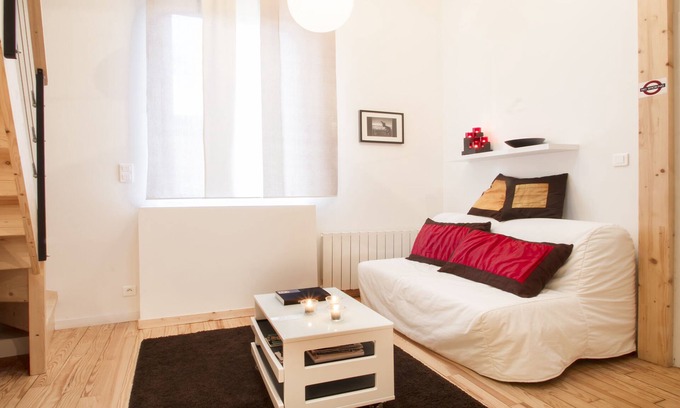 Nansouty-Saint-Genes Apartment | The annex, T1 full of charm, calm and bright in the city center
