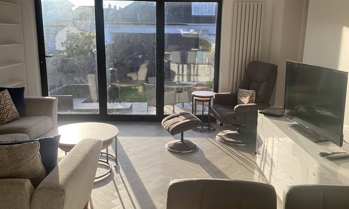Eaglesham House | The Annexe in conservation village of Eaglesham Glasgow