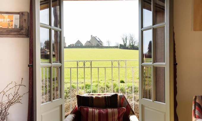 Chipping Campden Cottage | The Annexe, quintessentially English, but with a French/Moroccan flavour.