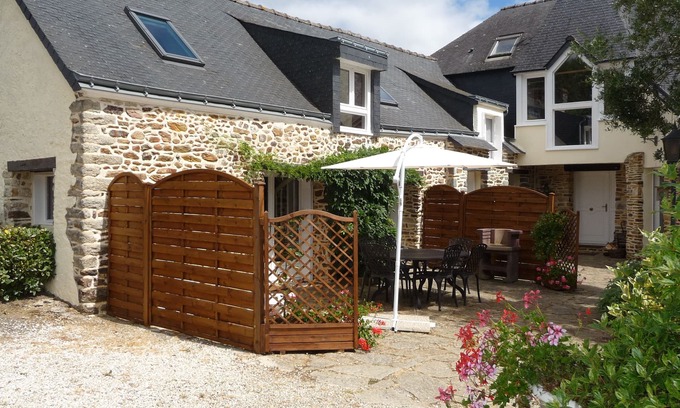Pleugriffet Cottage | The Annexe: renovated house, heated pool, accommodation for 4 people