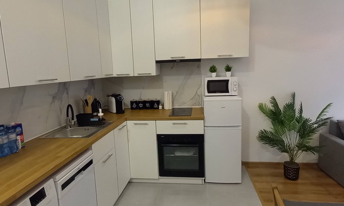 Legnica Apartment | The apartment "Love on 5" is almost in the Legnica center. Near to city park.