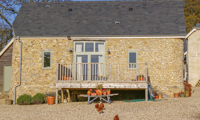 Axminster Cottage | THE APPLE BARN AT WYKE FARM, pet friendly in Lyme Regis