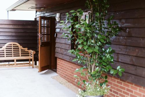 Stockbridge House | The Apple Rooms - Houghton Lodge